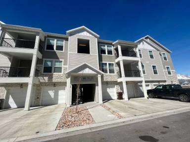 Main picture of Lakefront at Vineyard Town Center