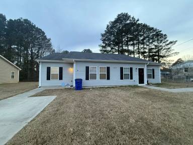Main picture of 101 W Langdon Ave
