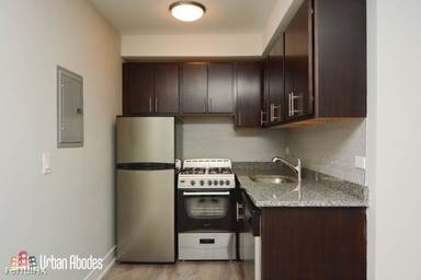 Main picture of 530 W Surf St