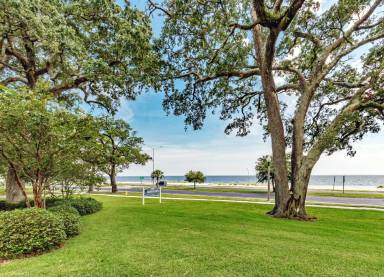 Main picture of 1282 Beach Blvd