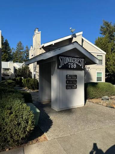 Main picture of 727 Mikkelsen Dr
