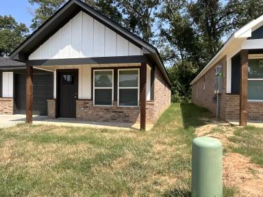 Main picture of 107 Chloe Dr