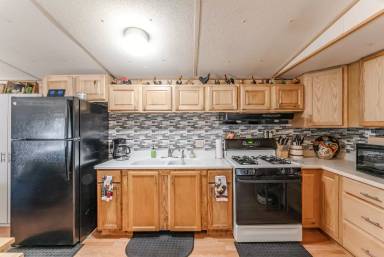 Main picture of 505 2nd Ave W