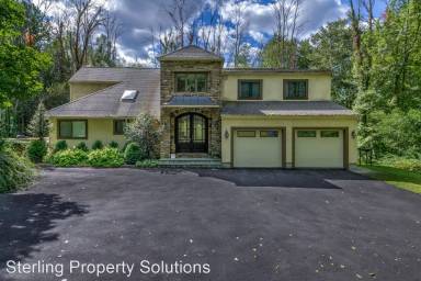 Main picture of 25 Byram Lake Rd