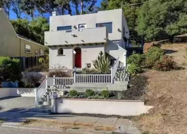 Main picture of 7556 Outlook Ave