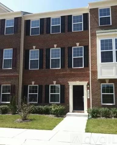 Main picture of 2853 Hedgerow Pl