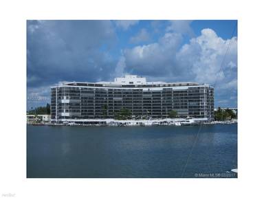 Main picture of King Cole Condominium