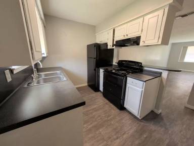Main picture of 2400 Brookridge Dr