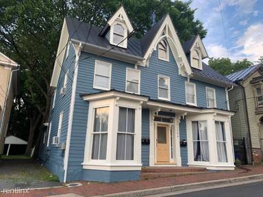 Main picture of 206 Loudoun St SW