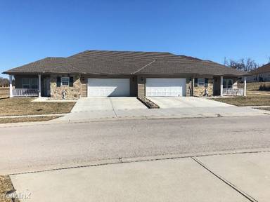 Main picture of 2103 N 114th St