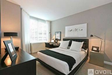 Main picture of 318 W 39th St
