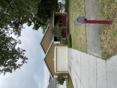 Main picture of 310 S 1st St