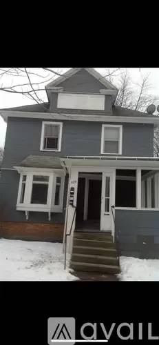 Main picture of 529 Parsells Ave