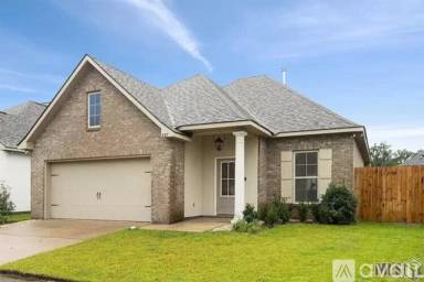 Main picture of 257 Lake Pride Dr
