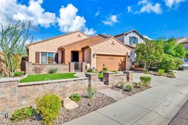 Main picture of 1322 W Spur Dr