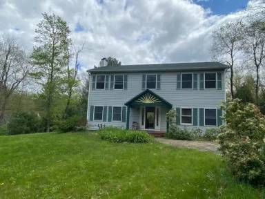 Main picture of 287 Shutesbury Rd