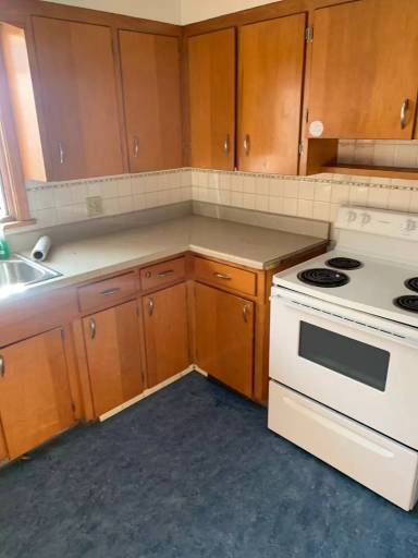 Main picture of 427 E College St