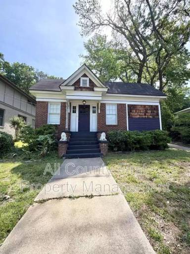 Main picture of 980 Woodland Ave SE