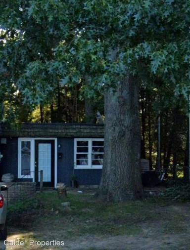 Main picture of 17512 N Fruitport Rd