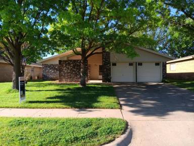 Main picture of 5015 SW 55th Ave