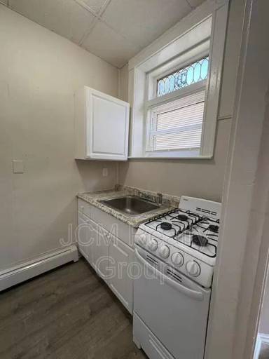 Main picture of 16 Newhall St