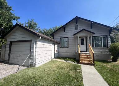 Main picture of 718 Cedar St