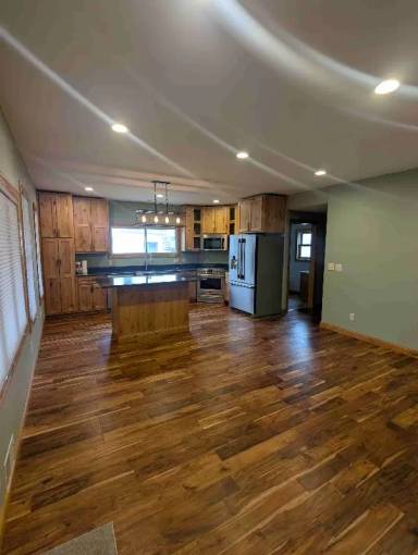 Main picture of 616 Chicago Ave