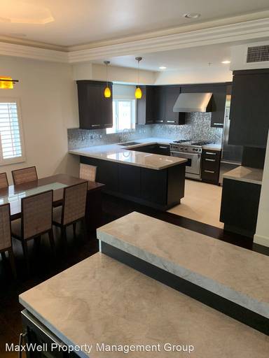 Main picture of 14249 Dickens St