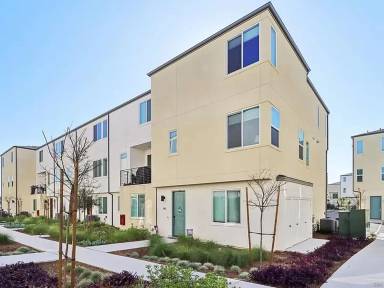 Main picture of 5460 Shorefront Dr