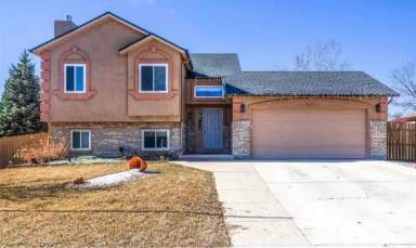 Main picture of 1625 Leoti Dr