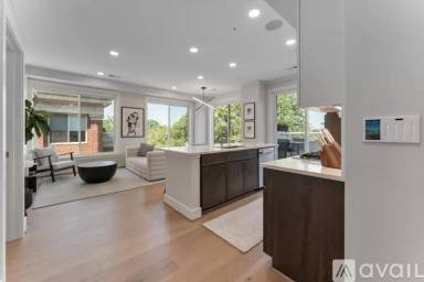 Main picture of 635 Slaters Ln