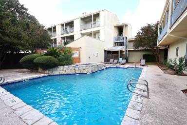 Main picture of Far West Skyline Condominiums