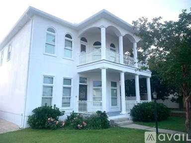 Main picture of 308 Columbus St