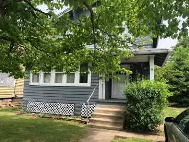 Main picture of 804 Red Oak St