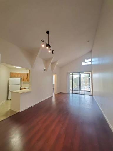 Main picture of 210 Lake Pointe Dr