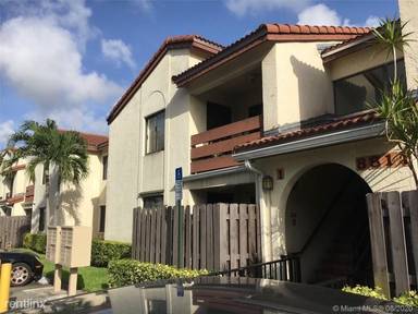 Main picture of 8811 SW 123rd Ct