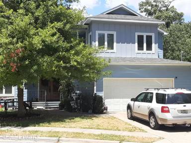 Main picture of 906 E 56th St
