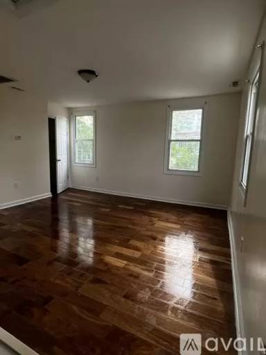 Main picture of 718 S 13th St