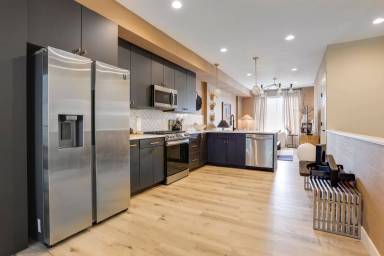 Main picture of 4925 W 10th Ave