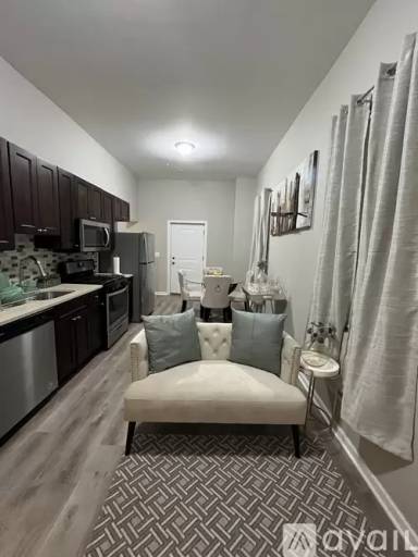 Main picture of 456 Avon Ave