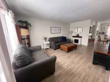 Main picture of 7110 S Gaylord St