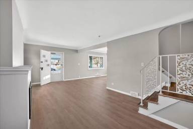Main picture of 8910 McCracken Blvd