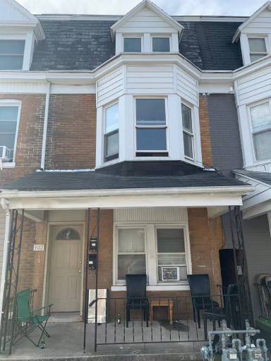 Main picture of 902 W College Ave