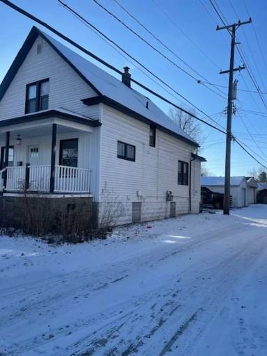 Main picture of 3534 4th St