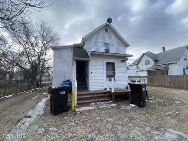 Main picture of 1910 Pringle Ave
