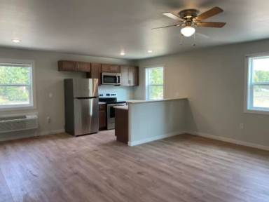 Main picture of 1040 W 2nd Street Ext