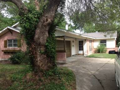 Main picture of 2822 Linhaven Dr