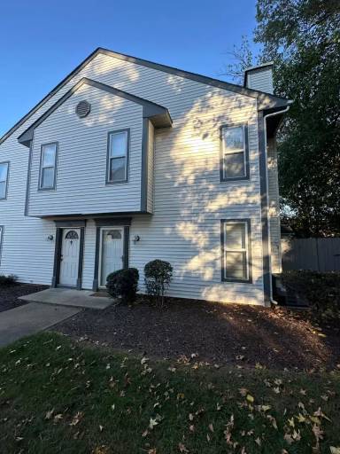Main picture of 706 Gemstone Ln