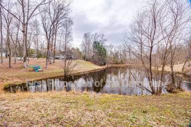 Main picture of 5988 Quarter Mile Rd