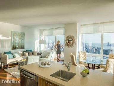 Main picture of 600 W 42nd St